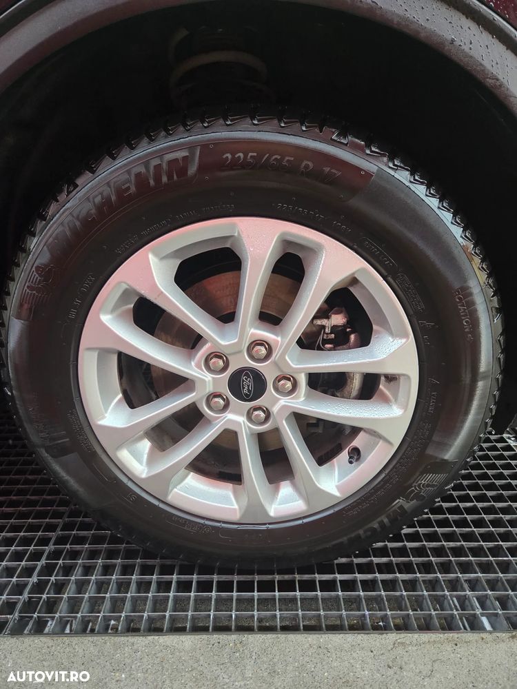 Ford Kuga 1.5 EcoBoost A8 FWD Titanium - 8