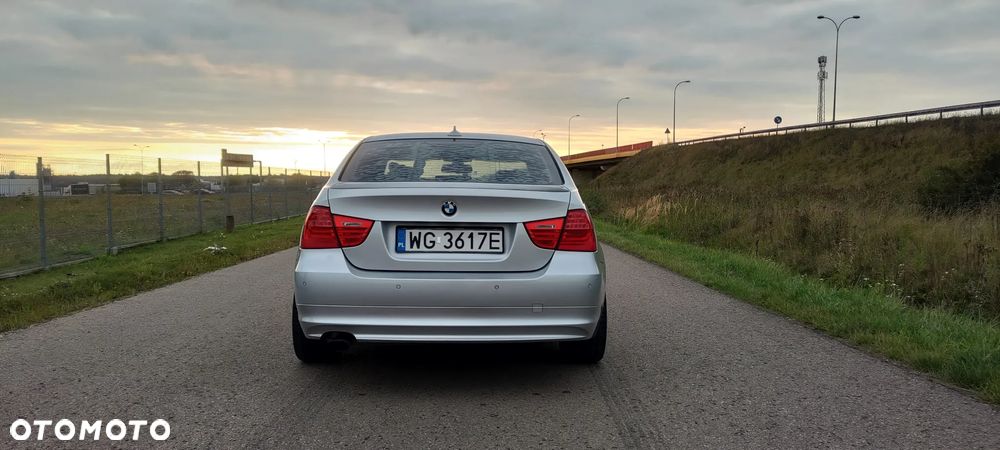 BMW Seria 3 318i - 27