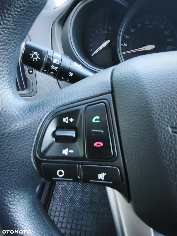 Kia Rio 1.4 L - 14