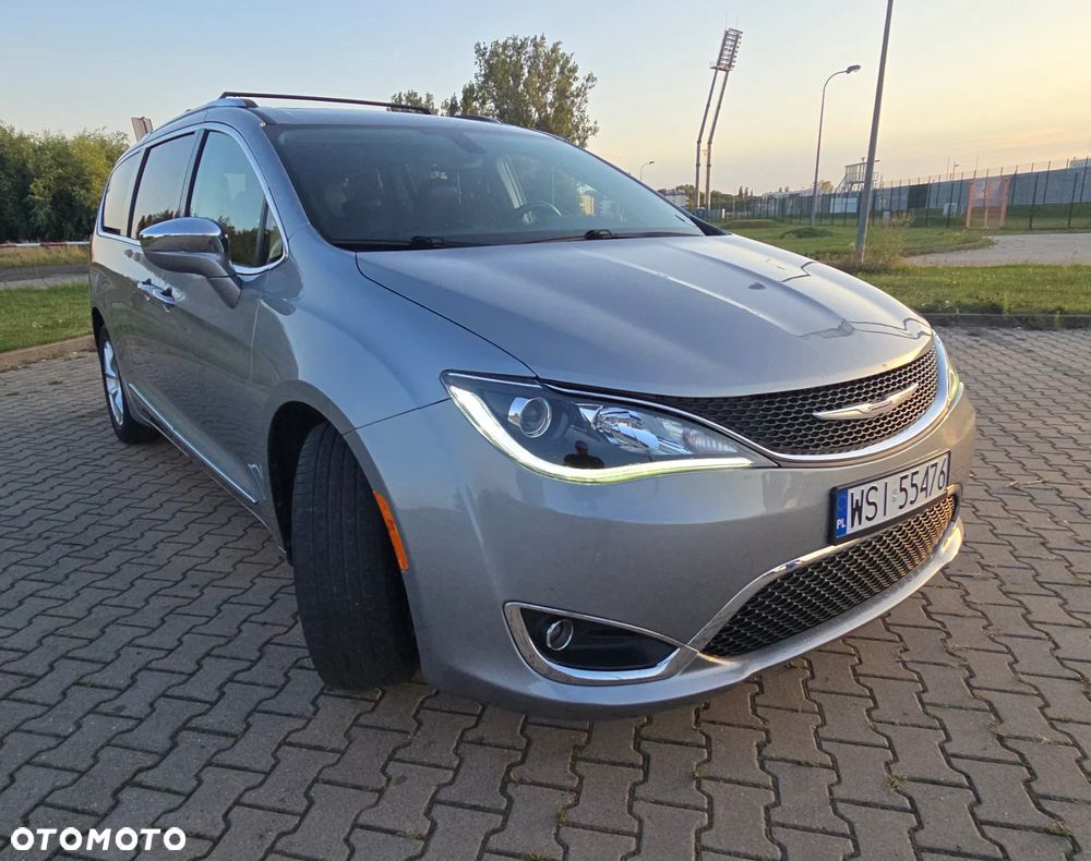 Chrysler Pacifica - 13
