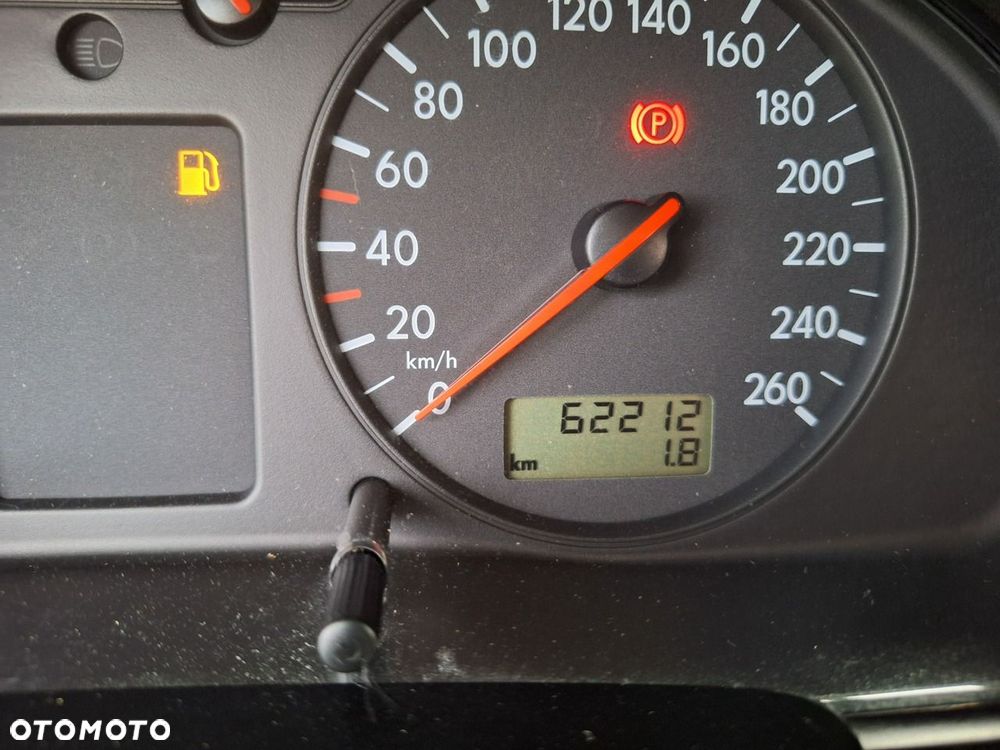 Volkswagen Passat - 31