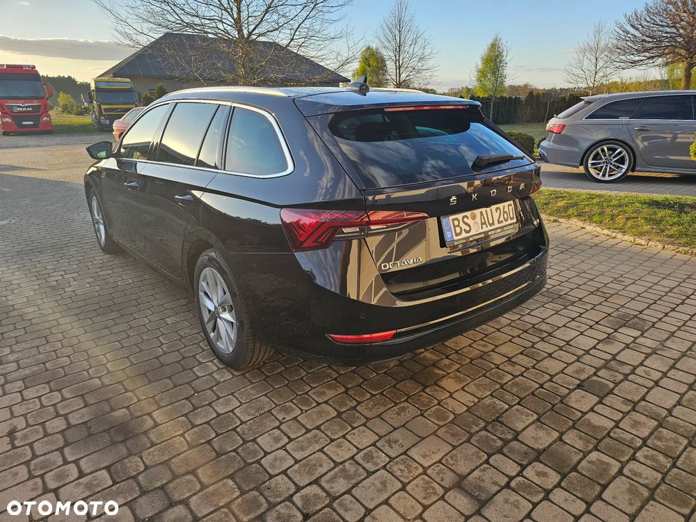 Skoda Octavia 2.0 TDI SCR 4x4 Style DSG - 3