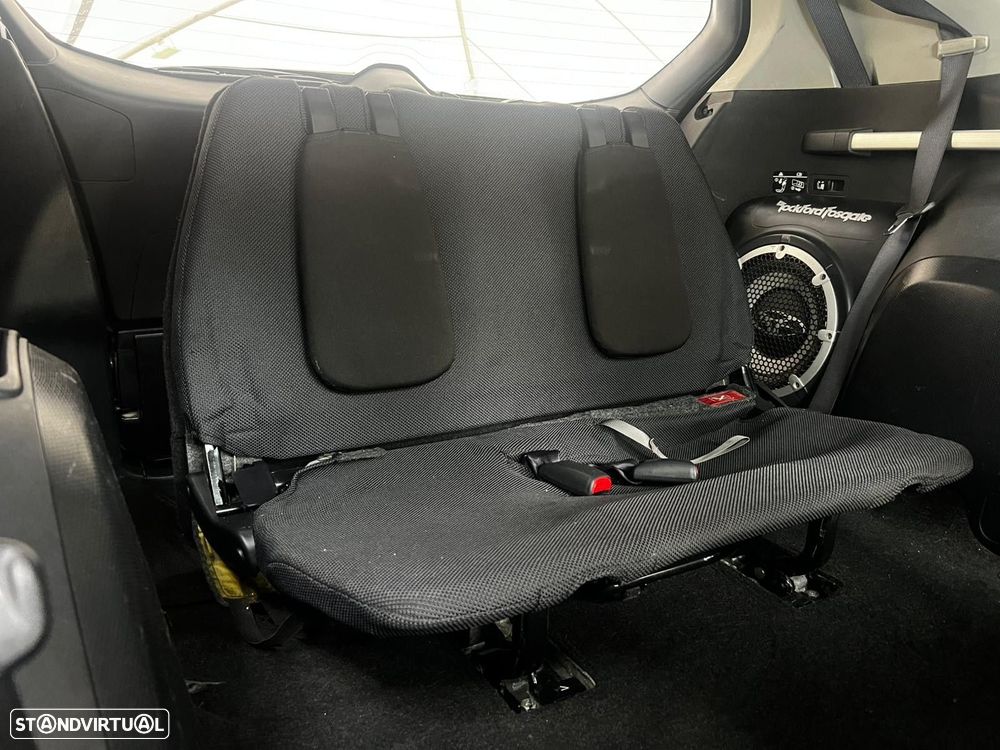 Mitsubishi Outlander 2.0 DI-D Intense 4WD - 20