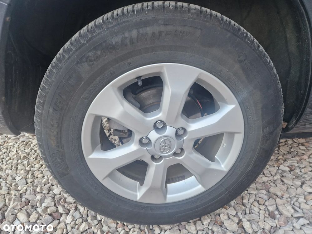 Toyota RAV4 2.2 D-4D 4x4 Automatik Executive - 23