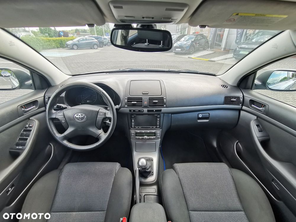 Toyota Avensis 2.0 D-4D Sol - 11