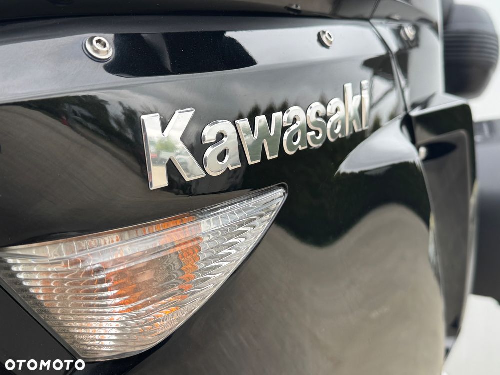Kawasaki GTR - 33