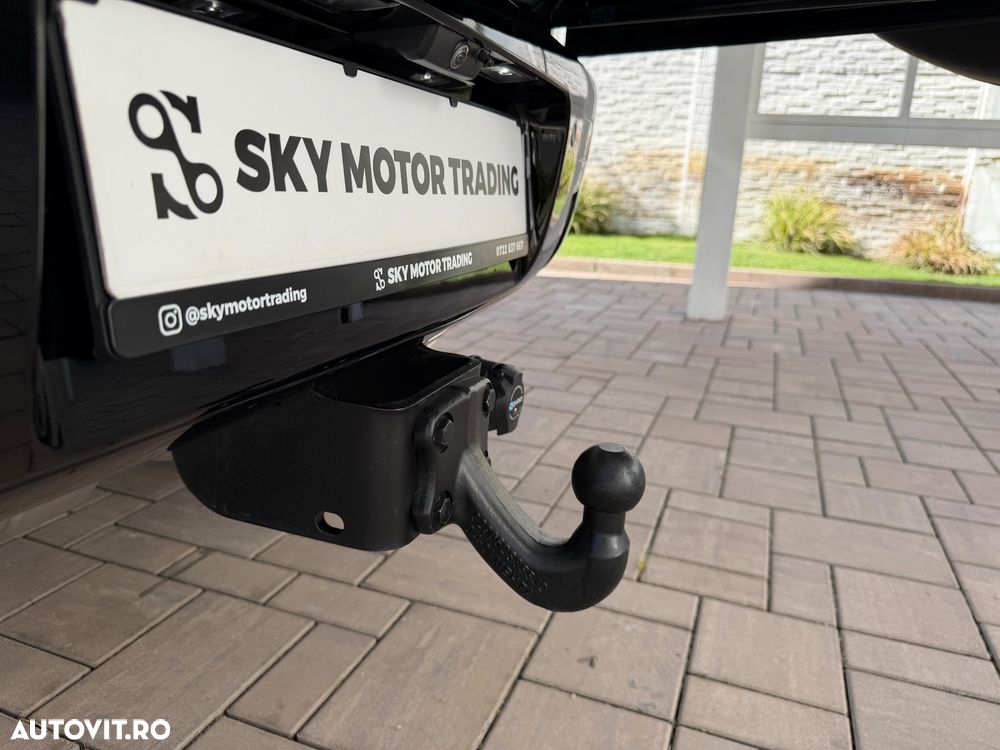 Land Rover Defender 110 3.0D 250 MHEV Hard Top X-Dynamic SE - 38