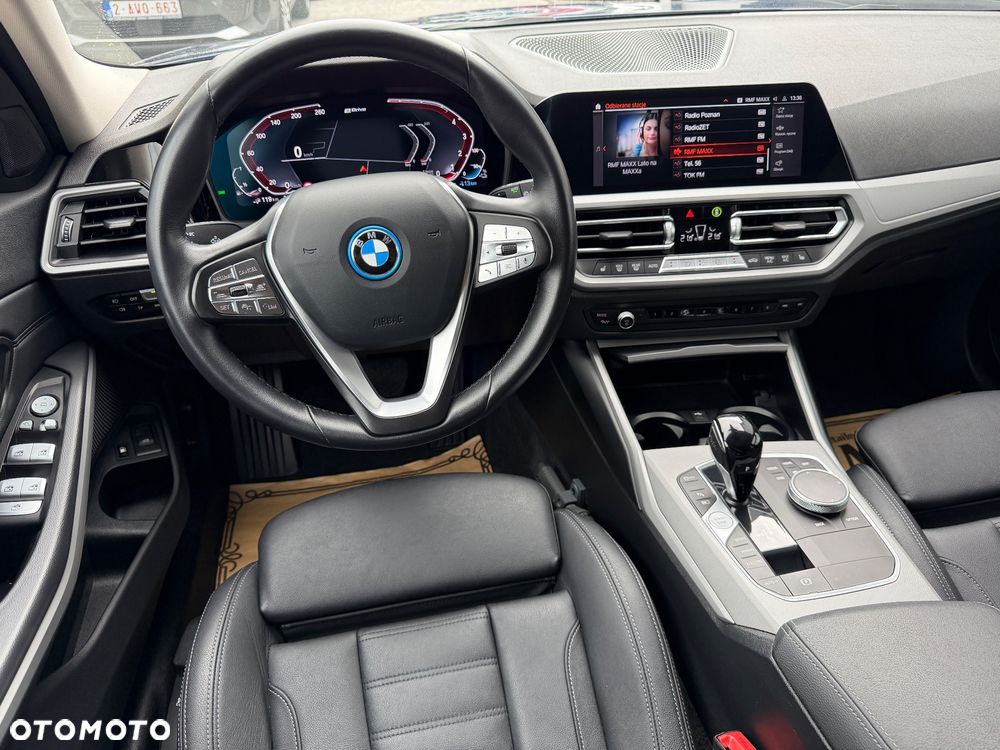 BMW Seria 3 320e Sport Line - 25