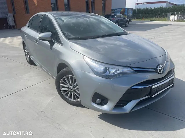 Toyota Avensis 1.8 Executive - 2