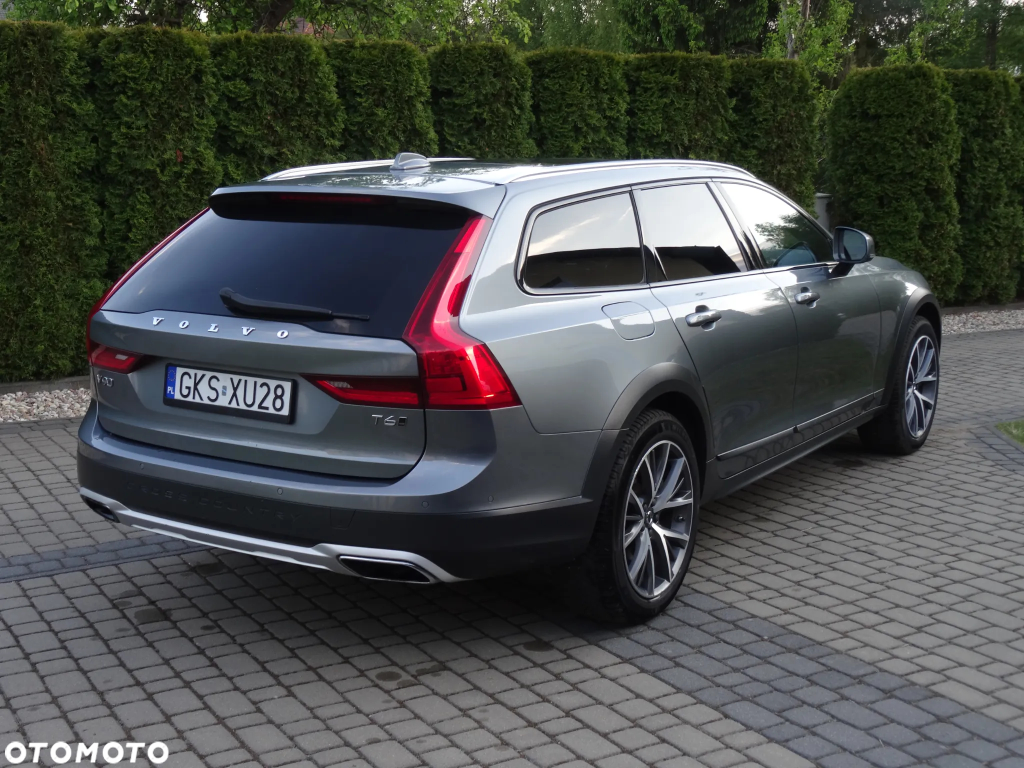 Volvo V90 Cross Country - 4