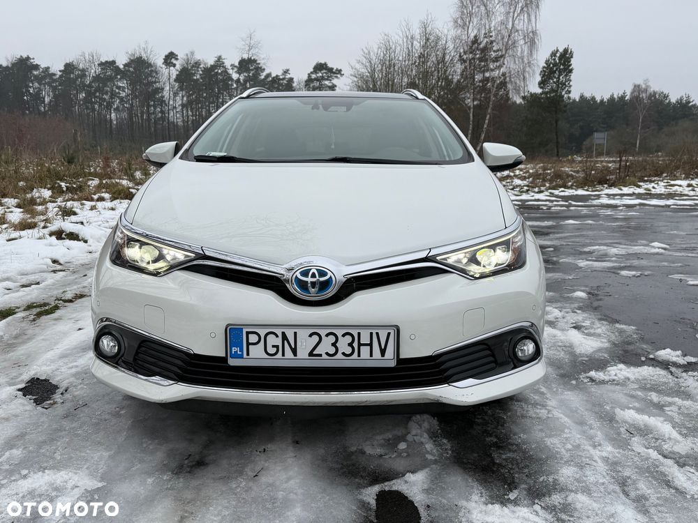 Toyota Auris Hybrid 135 Prestige - 2