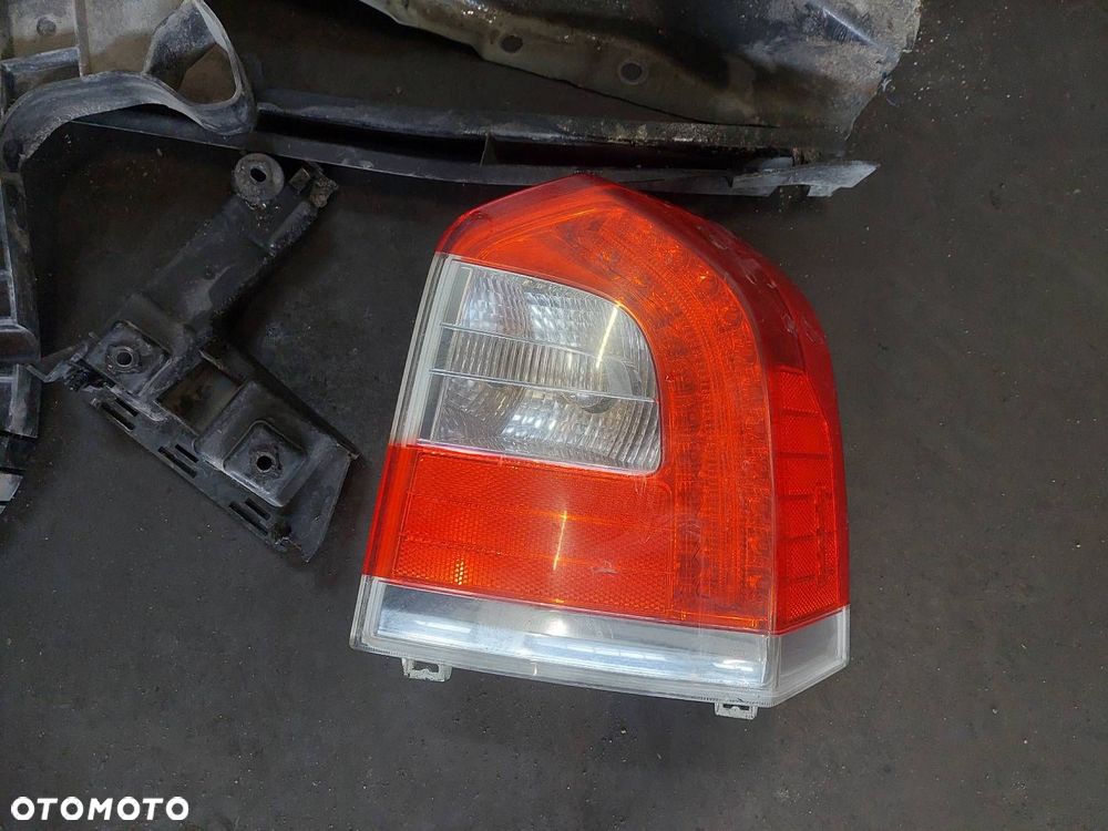 KOMPLETNY TYŁ VOLVO V70 III LIFT 019-26 KLAPA ELEKTRYCZNA ZDERZAK TYŁ LAMPY - 18