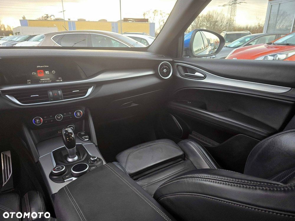 Alfa Romeo Stelvio - 24