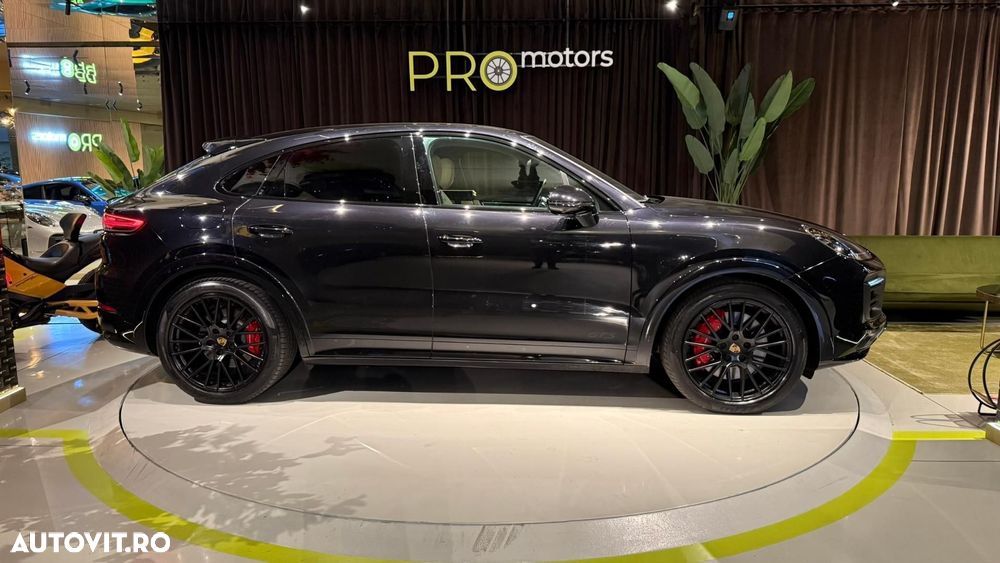 Porsche Cayenne Coupe GTS Tiptronic S - 4
