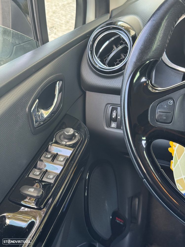 Renault Clio - 12