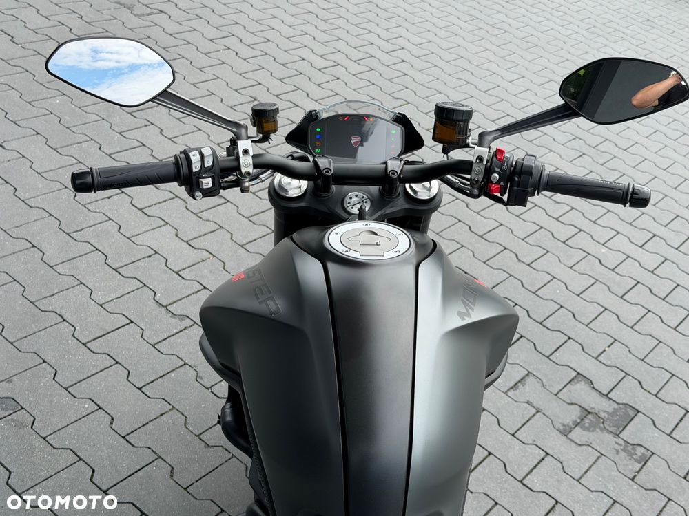 Ducati Monster - 24