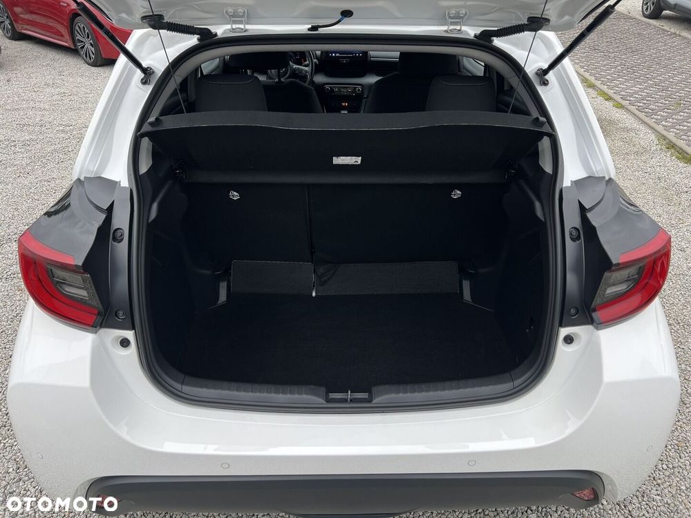 Toyota Yaris Hybrid 1.5 Style - 13