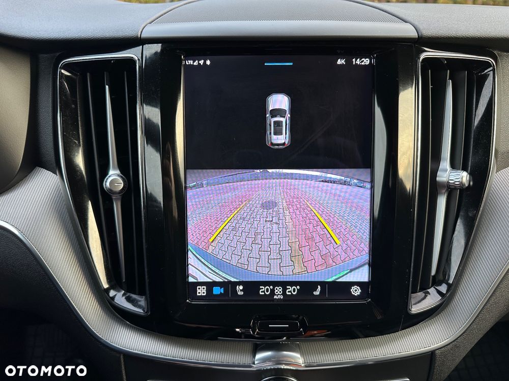 Volvo XC 60 B4 D Plus Dark - 16