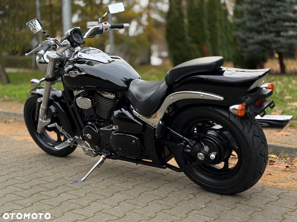 Suzuki Intruder - 3