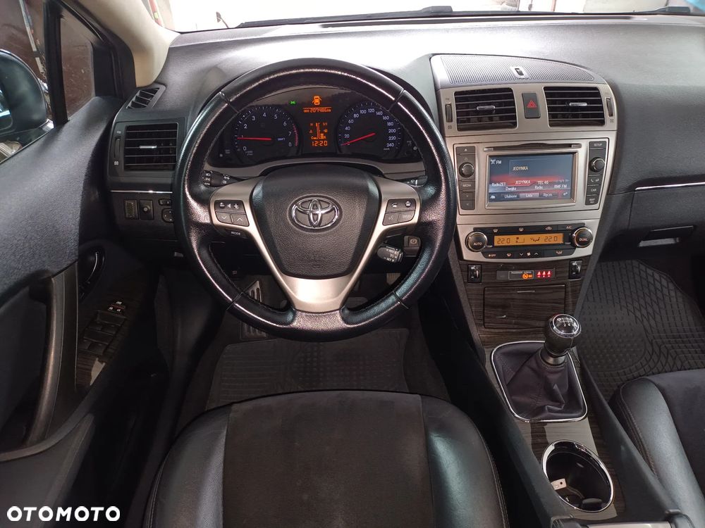 Toyota Avensis 1.8 Sol - 10