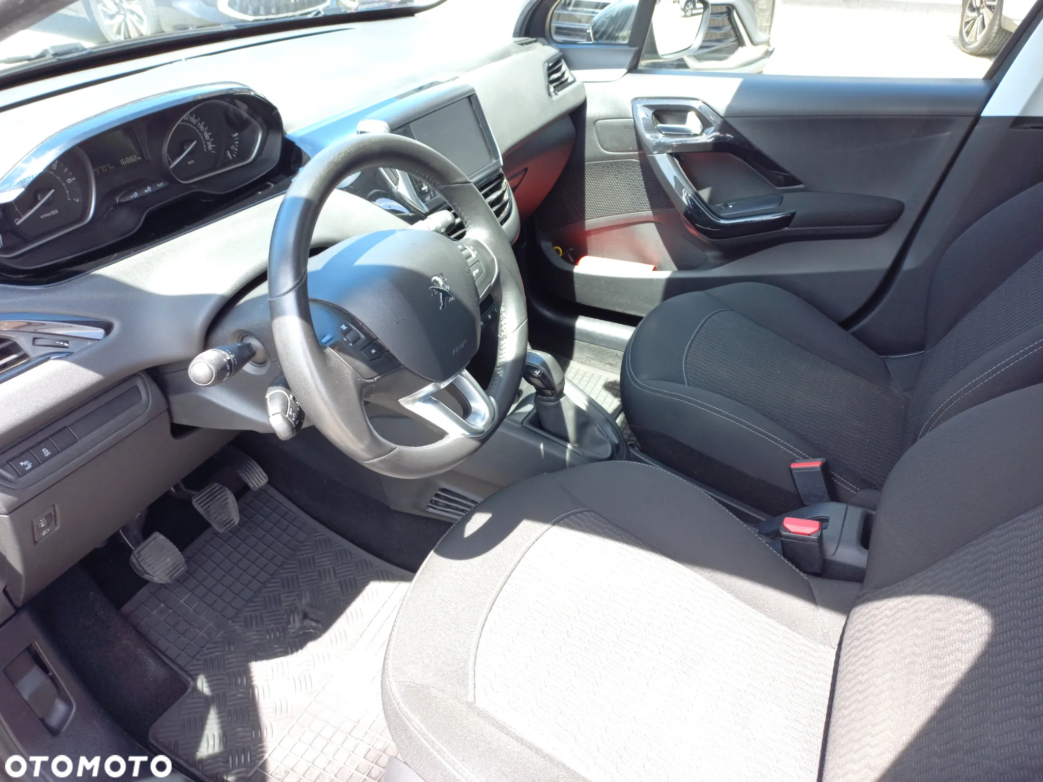 Peugeot 208 1.2 PureTech Active - 10