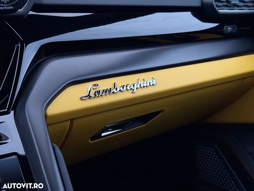 Lamborghini URUS - 39