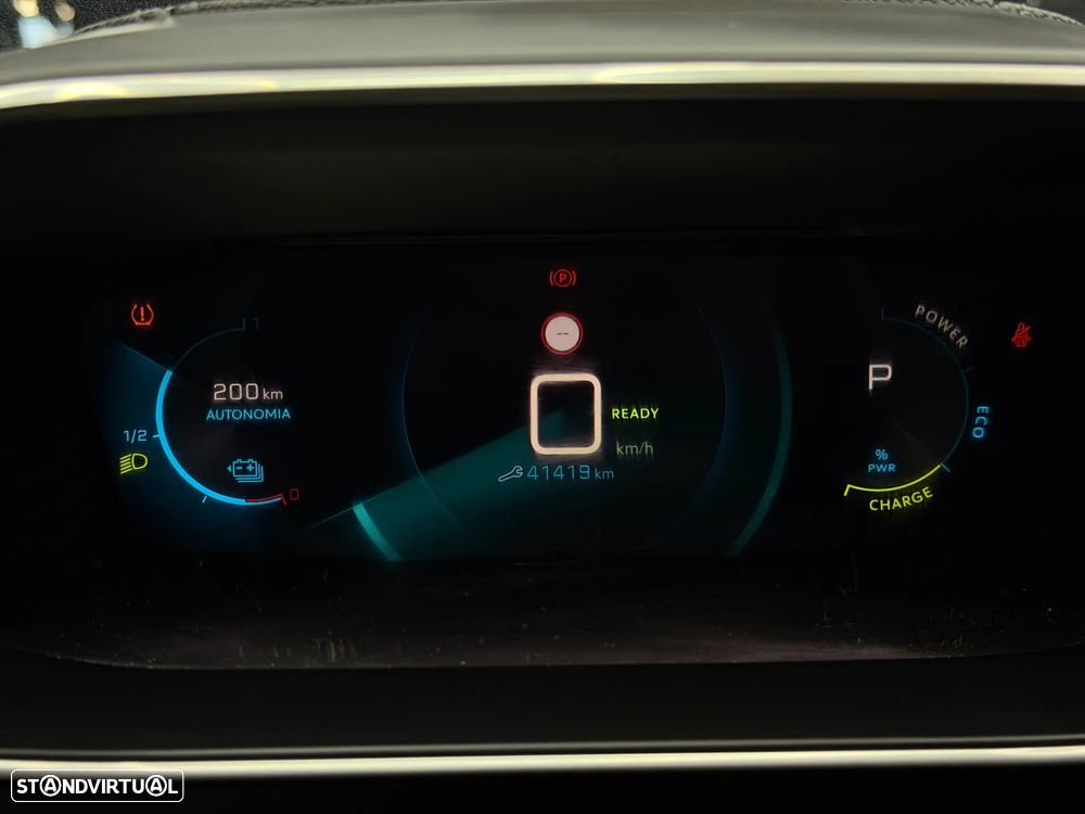 Peugeot e-208 GT Pack - 11