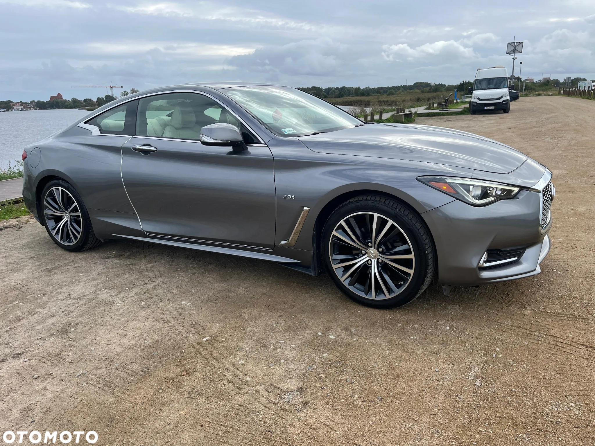 Infiniti Q60 2.0t Premium - 15