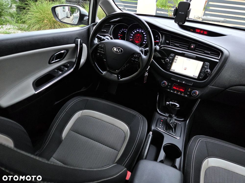 Kia Ceed 1.6 CRDi 136 DCT ISG Platinum Edition - 6