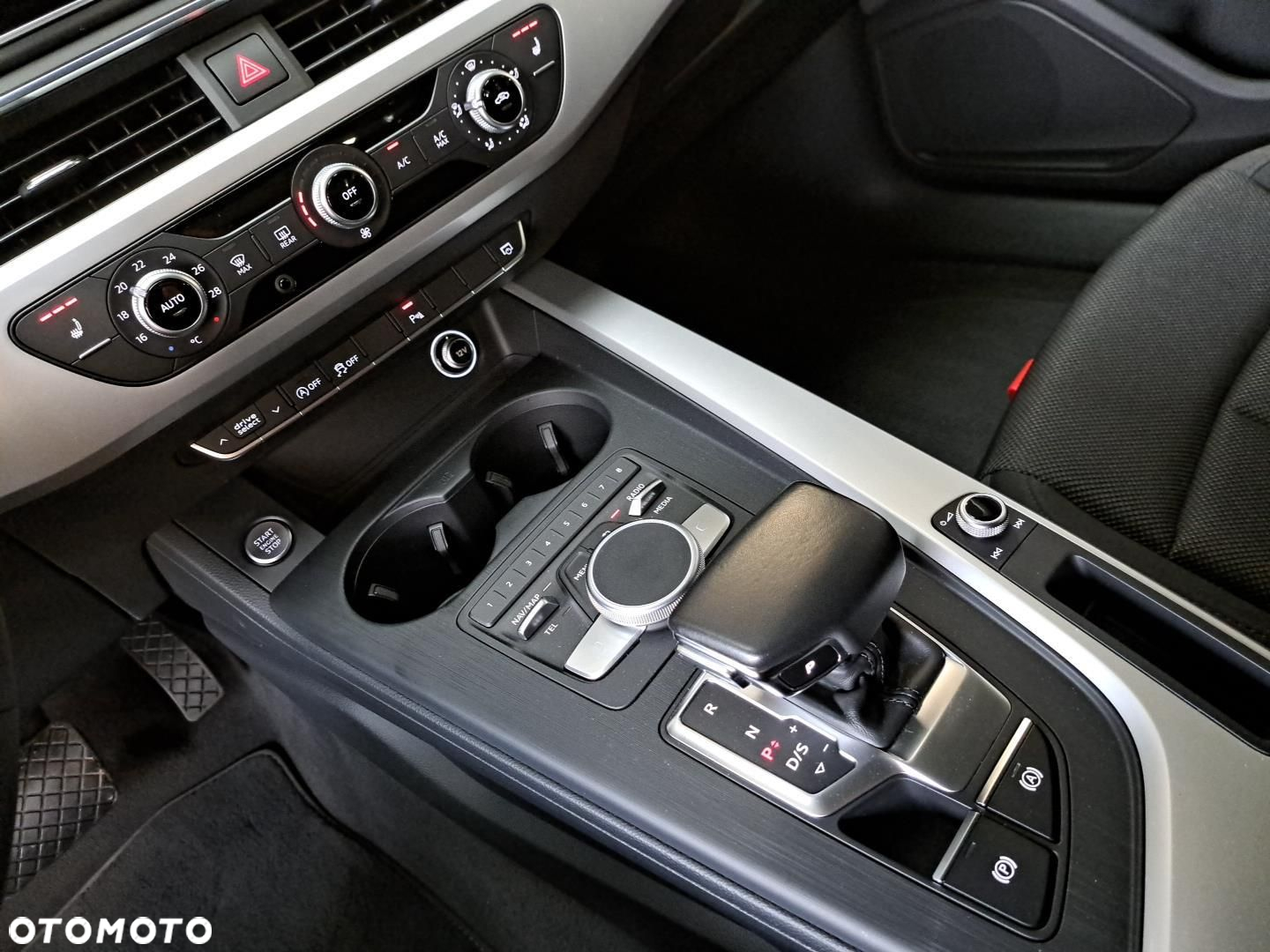 Audi A4 2.0 TDI S tronic - 24