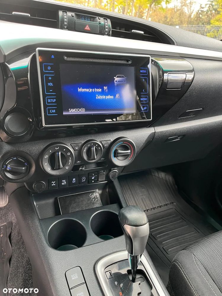 Toyota Hilux 2.4 D-4D Double Cab SR 4x4 - 8