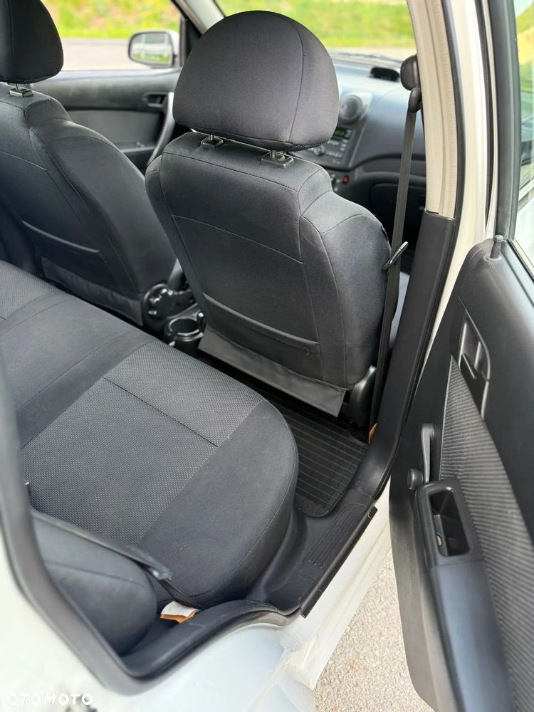 Chevrolet Aveo 1.2 LS - 23