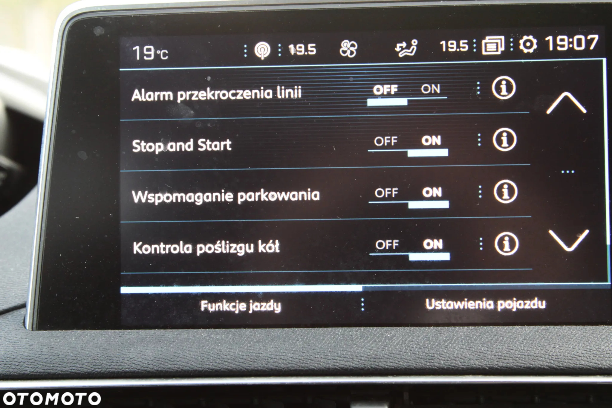 Peugeot 3008 1.6 BlueHDi Allure S&S - 26
