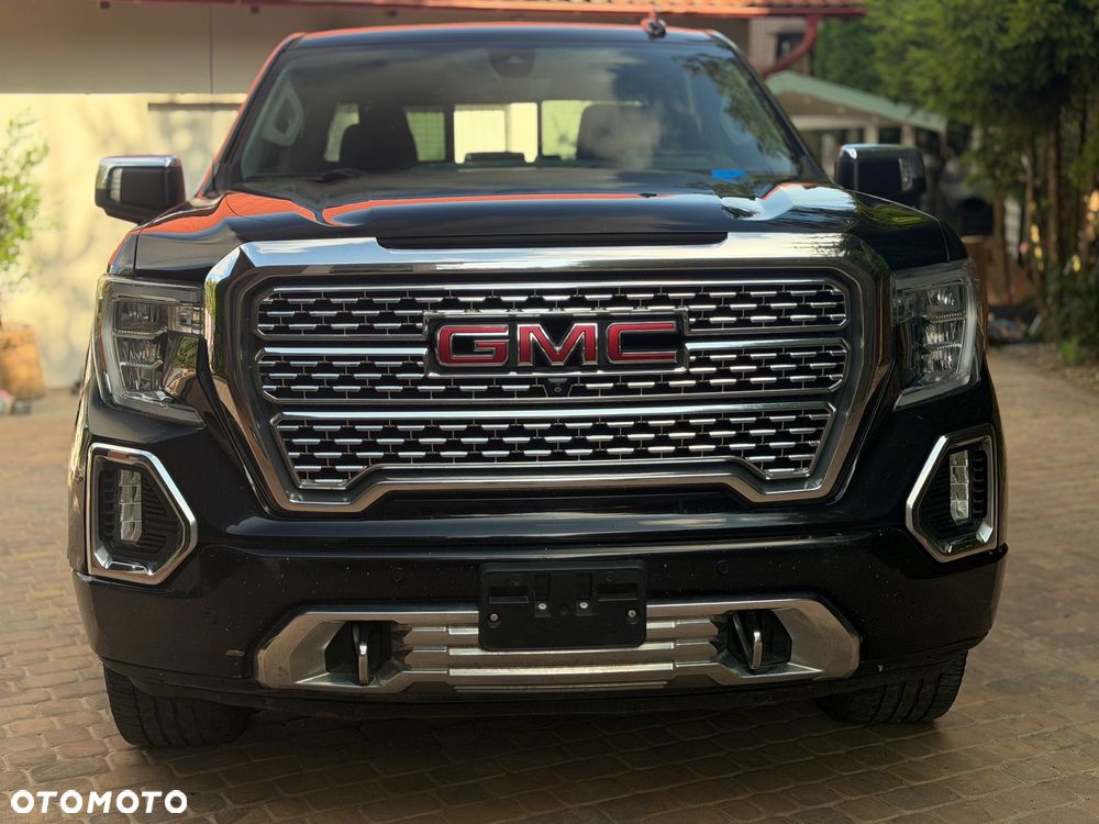 GMC Sierra - 2