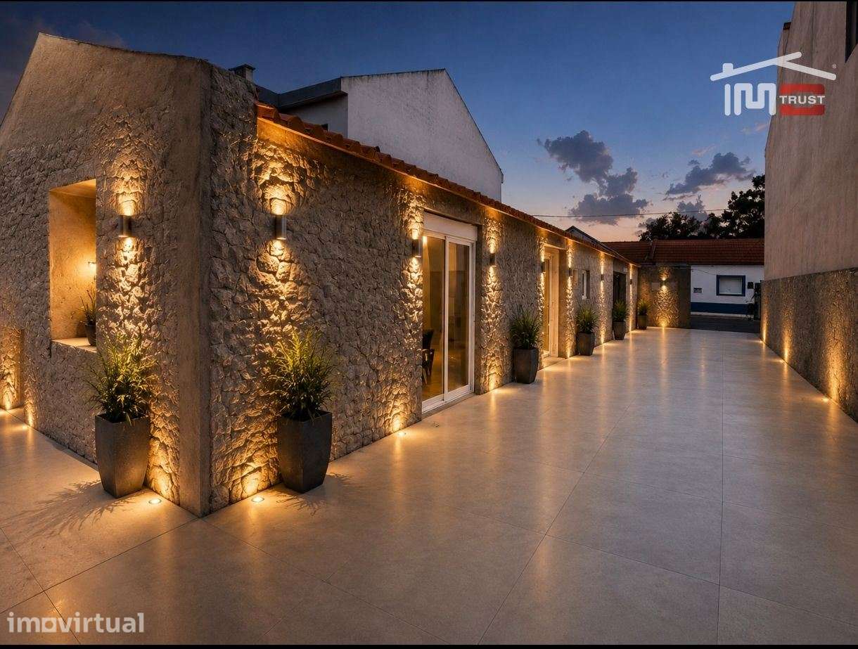 MORADIA TOTALMENTE REMODELADA T3 COM SUÍTE, COZINHA EQUIPADA E GARA... - Grande imagem: 3/16