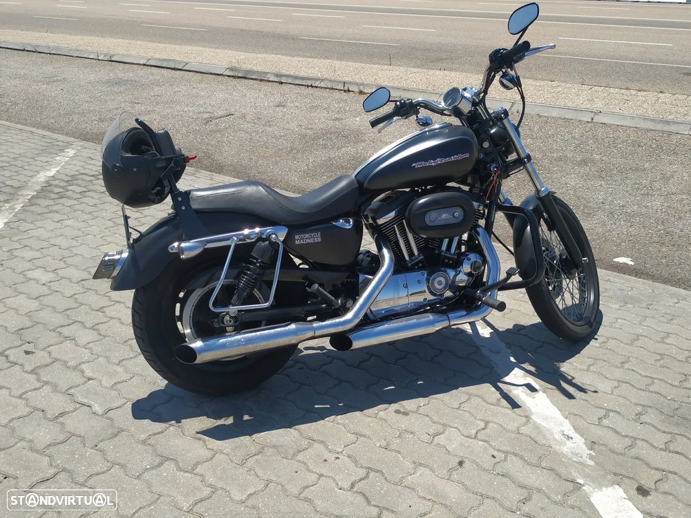 Harley-Davidson Sportster 1200 Custom - 1