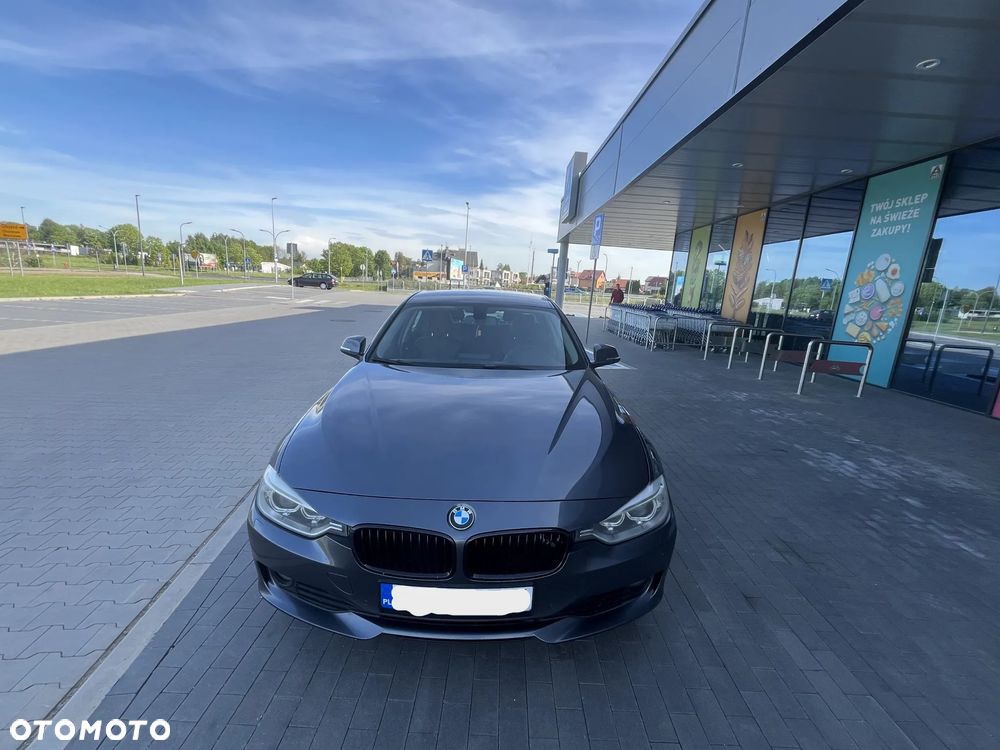 BMW Seria 3 318d - 5