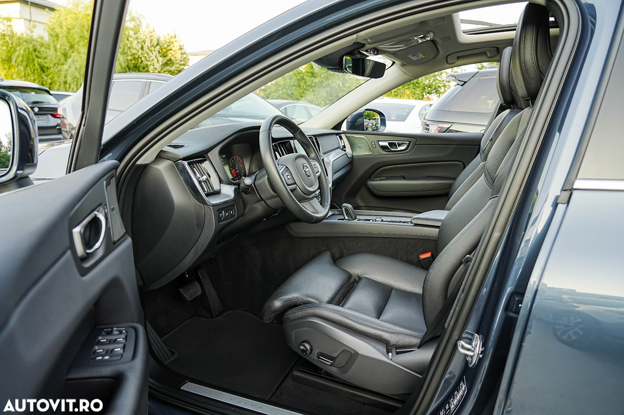 Volvo XC 60 T8 Twin Engine AWD Momentum - 11