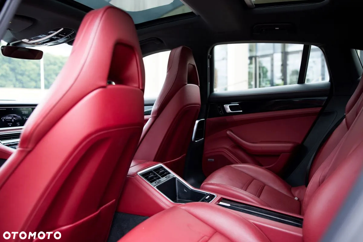 Porsche Panamera 4S - 39