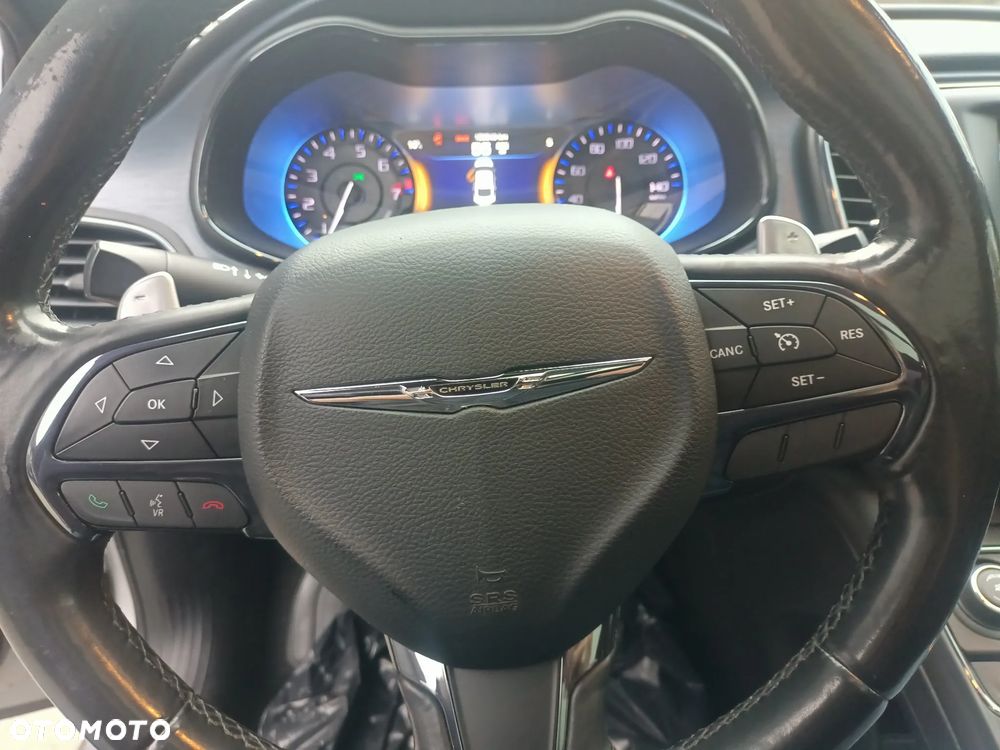 Chrysler 200 - 35
