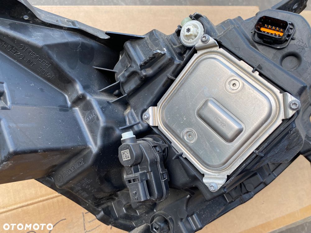 RENAULT CAPTUR 2 II  2022r 2 sztuki Kompletna LAMPA PRZEDNIA PRAWA LEW REFLEKTOR PRAWY lewy PRZÓD FULL LED  LEDOWY  EUROPA FULLLED lampy przednie reflektory 260104900R 260601693R Wwa - 19