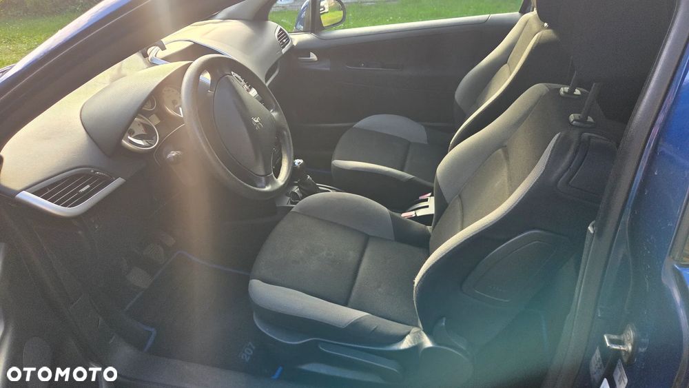 Peugeot 207 1.4 16V Trendy - 6