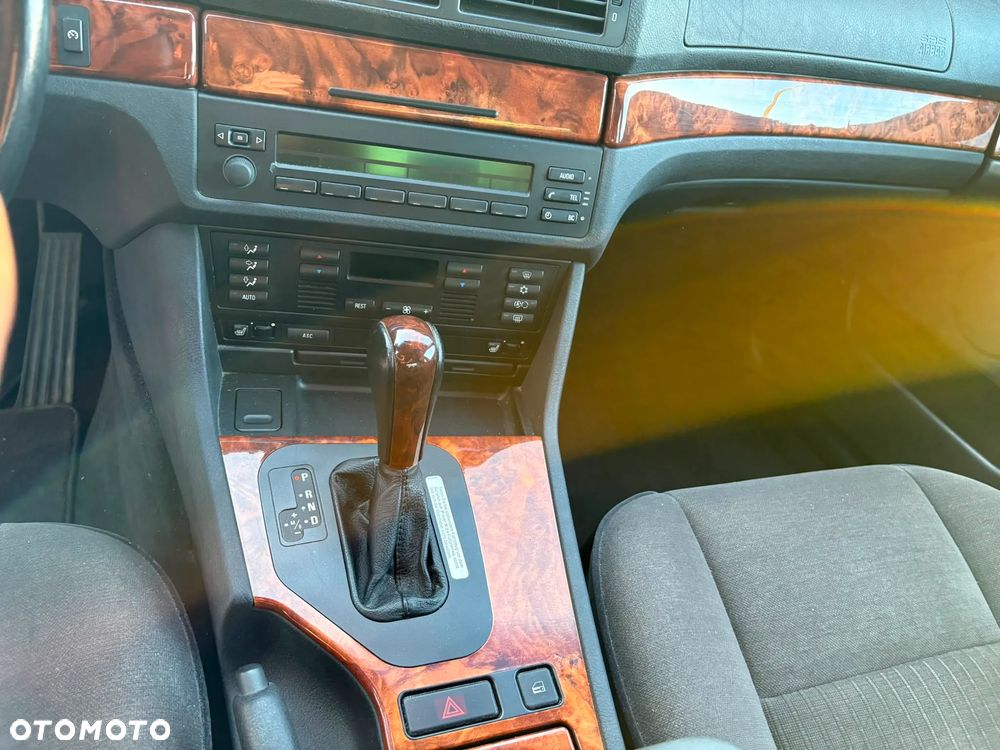 BMW Seria 5 - 22