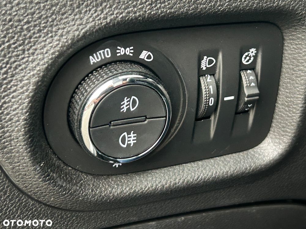 Opel Astra 1.4 Turbo Dynamic - 24