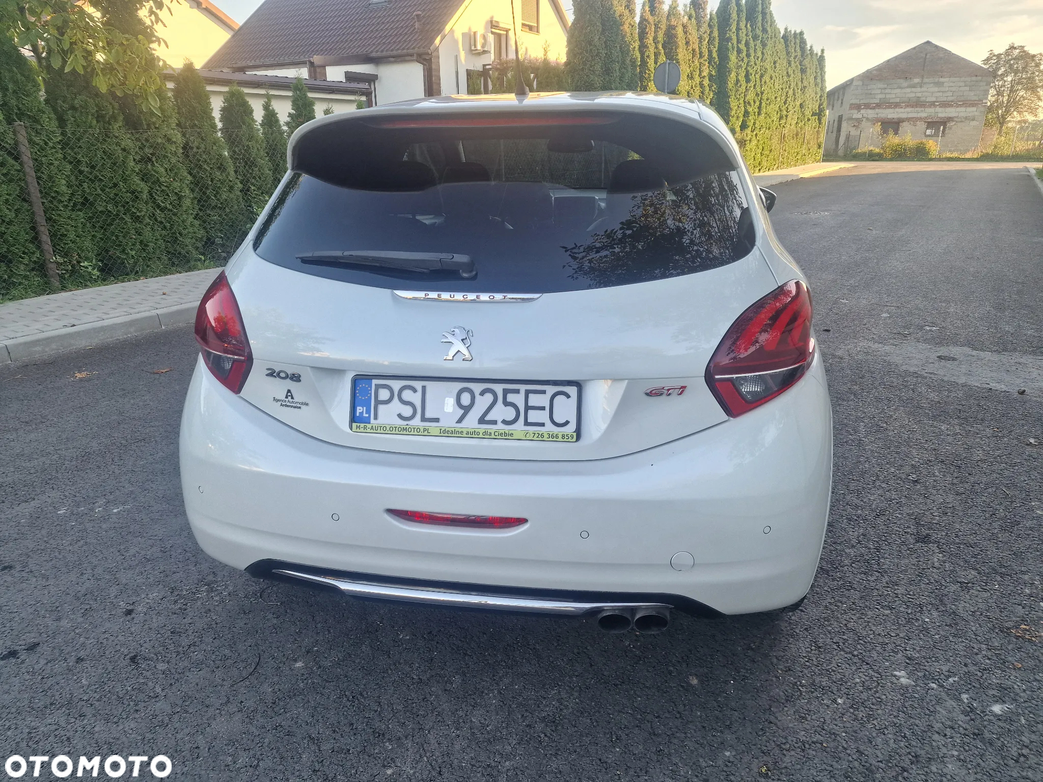 Peugeot 208 THP STOP & START GTi by Sport - 12