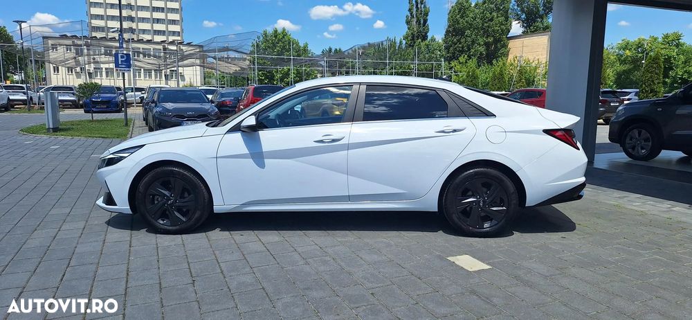 Hyundai Elantra 1.6 l 123 CP CVT Highway - 8