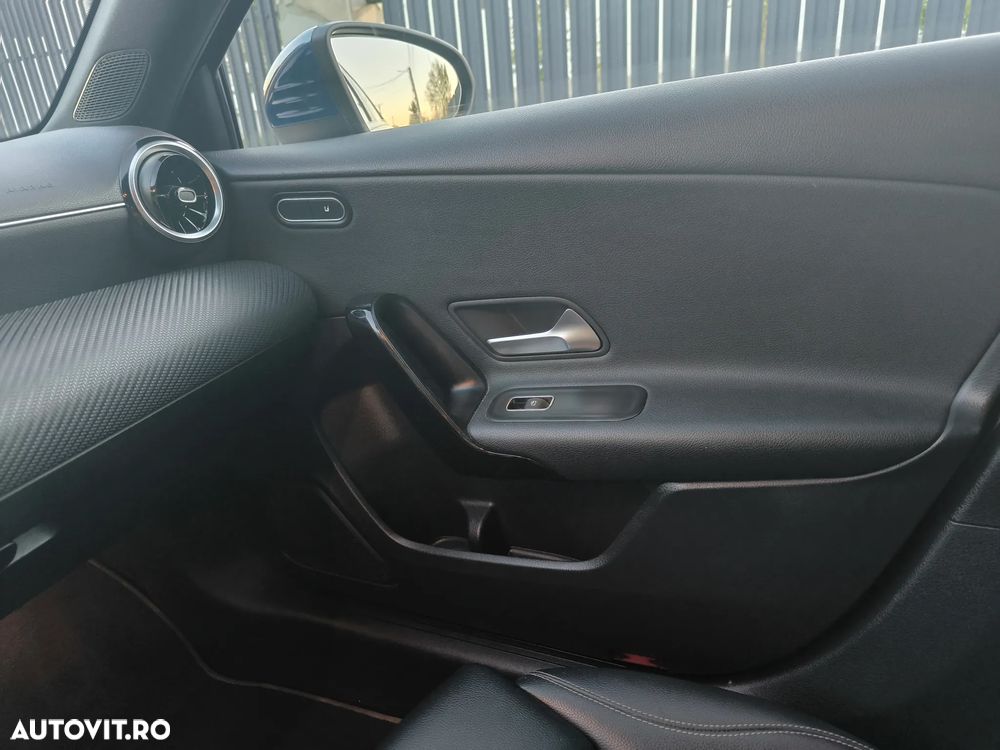 Mercedes-Benz A 180 Edition 2020 - 11