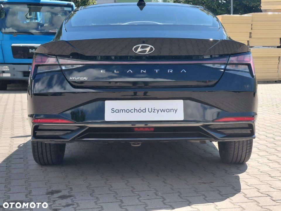 Hyundai Elantra - 5