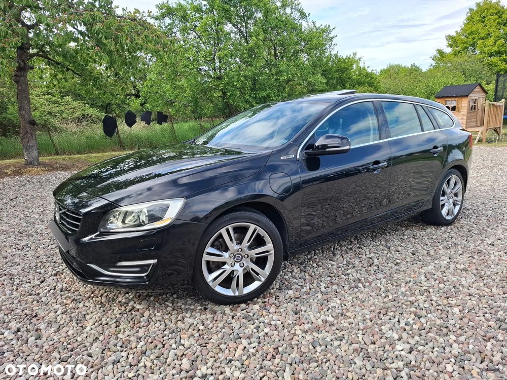 Volvo V60 D6 AWD Plug-in Hybrid R-Design Summum - 9