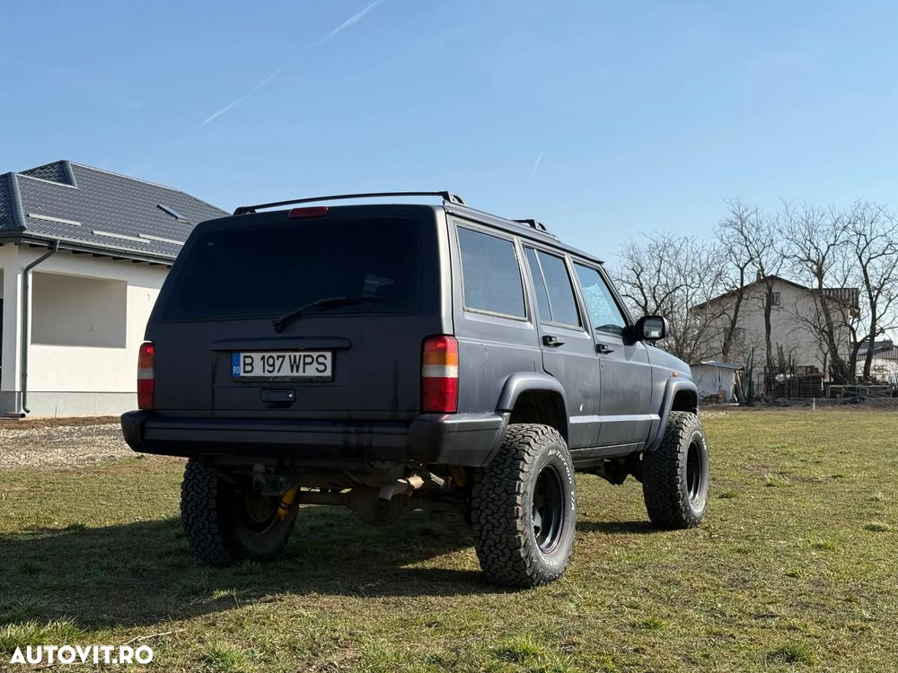 Jeep Cherokee - 5